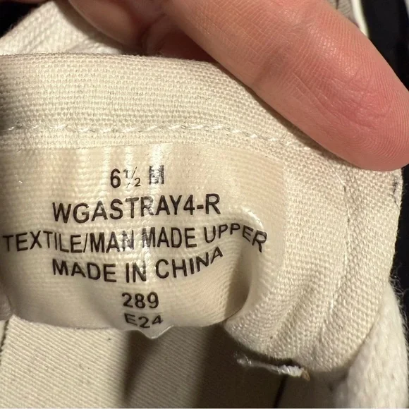 Guess Cream and Tan Casual Sneakers - Picture 6 of 12